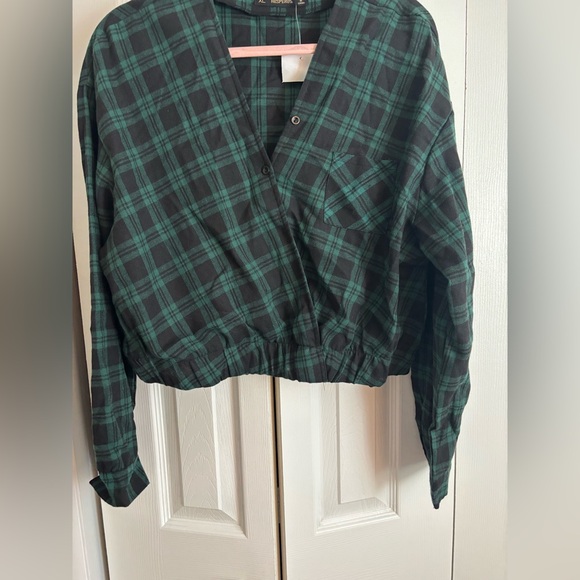 NWT! Hesperus brand Plaid Green and Black Women's Top Size XL - Picture 2 of 7